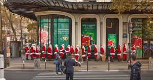 fnac-noel-père-noel-cadeaux-publicis