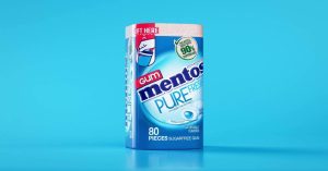 fond-bleu-mentos-boite-emballage-carton