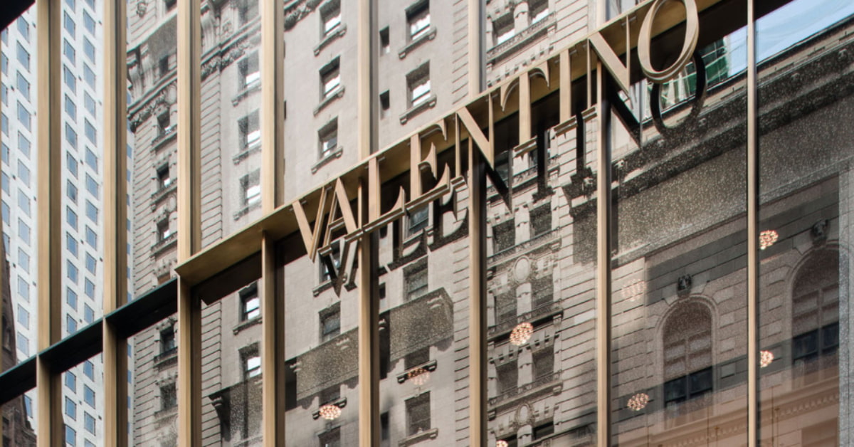valentino-eteint-boutiques